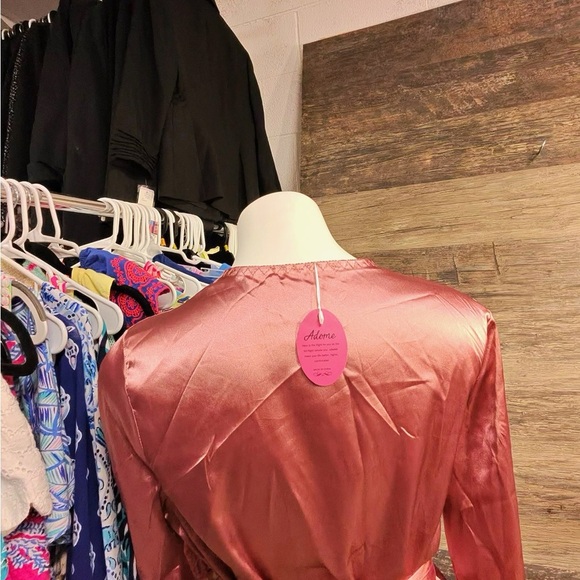 Adome Luxurious Pink Coral Satin Lace Robe - Picture 3 of 14